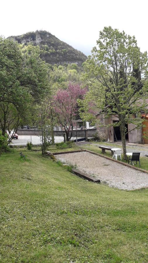 Les Tremieres Bed and Breakfast Saint-Paul-des-Fonts Exteriör bild