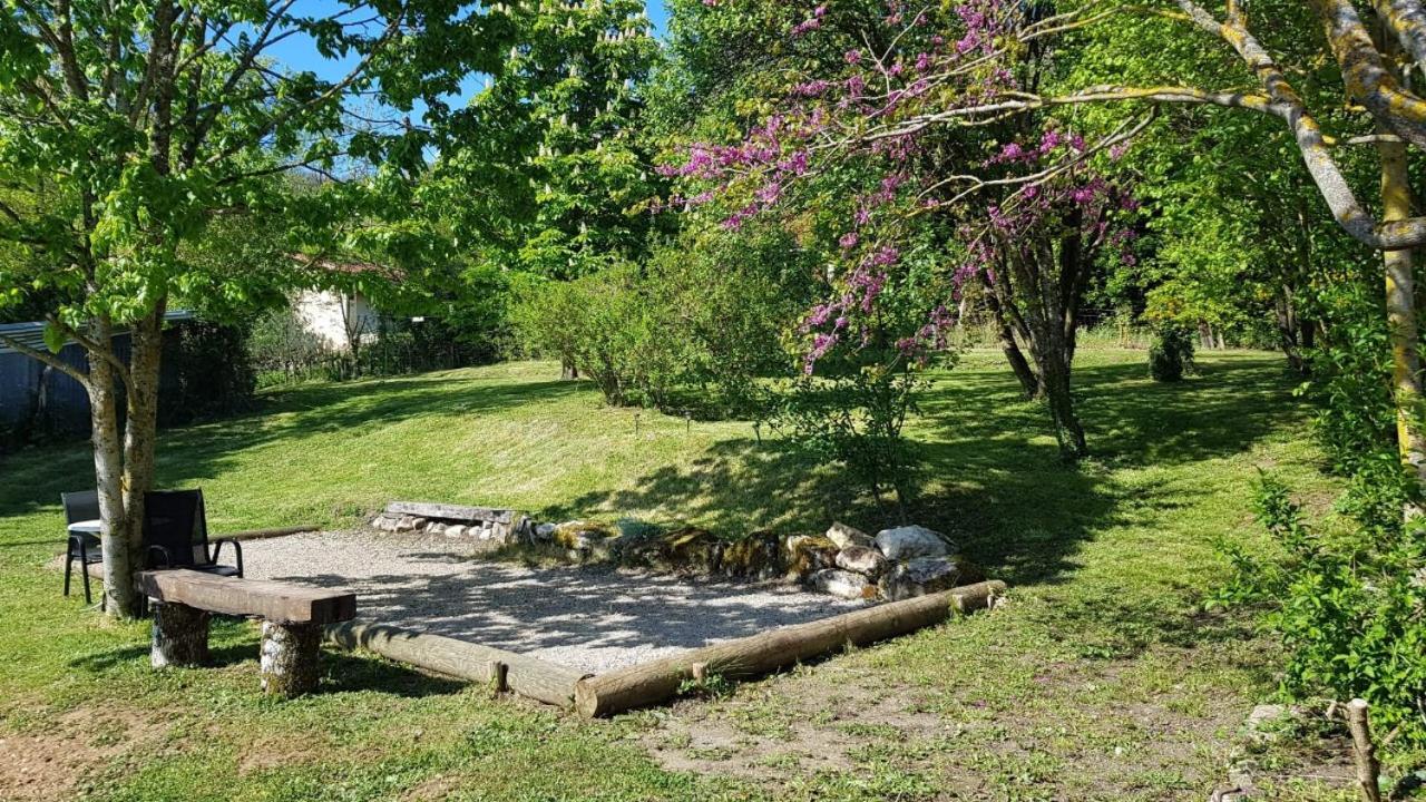 Les Tremieres Bed and Breakfast Saint-Paul-des-Fonts Exteriör bild